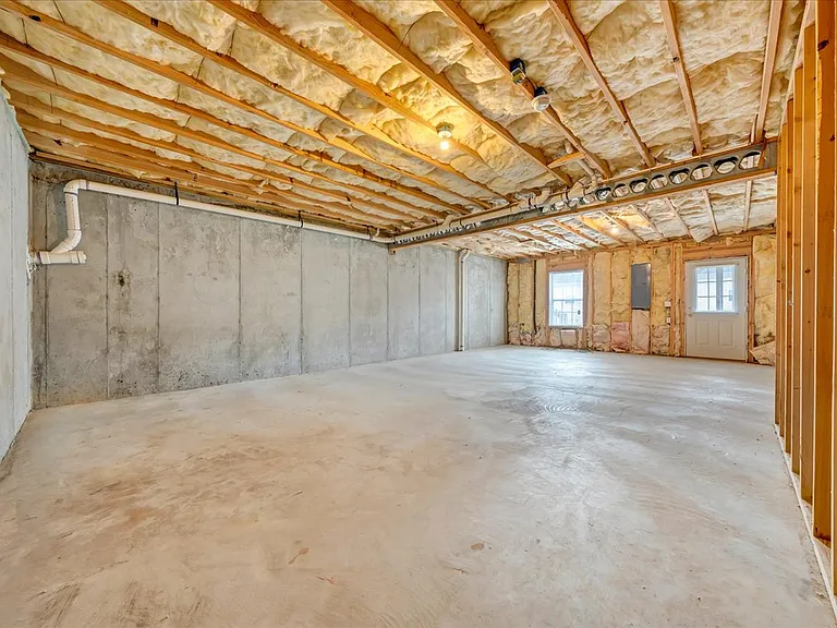 70 Charleston Ln — Photo 21
