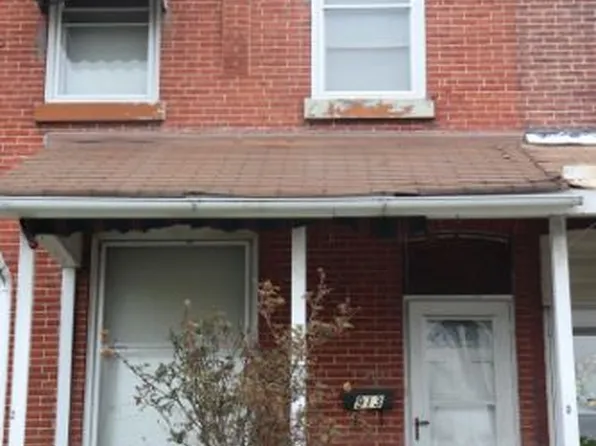 913 Hyatt St, Chester, PA 19013