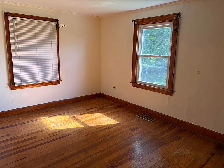 1420 Woodbury Ave — Photo 15
