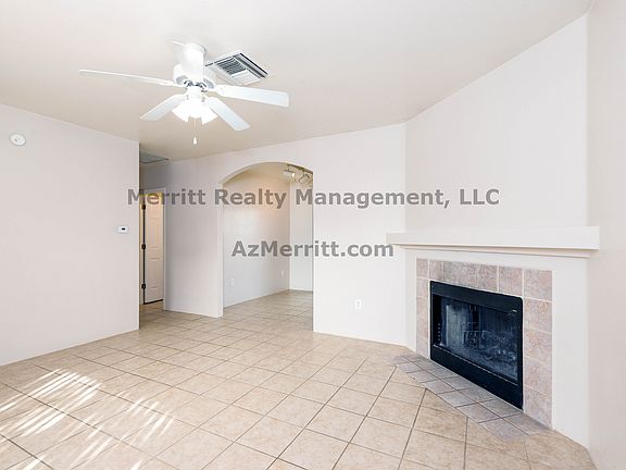 4th image of 1204 N Winstel Blvd Unit 6