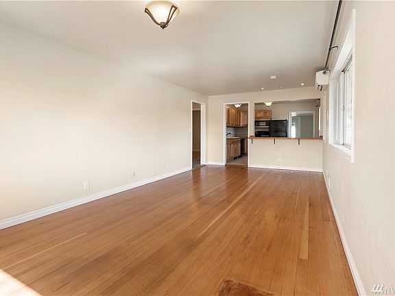 5th image of 501 Louviers Ave