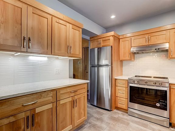2nd image of 3515 Pinecrest Ave