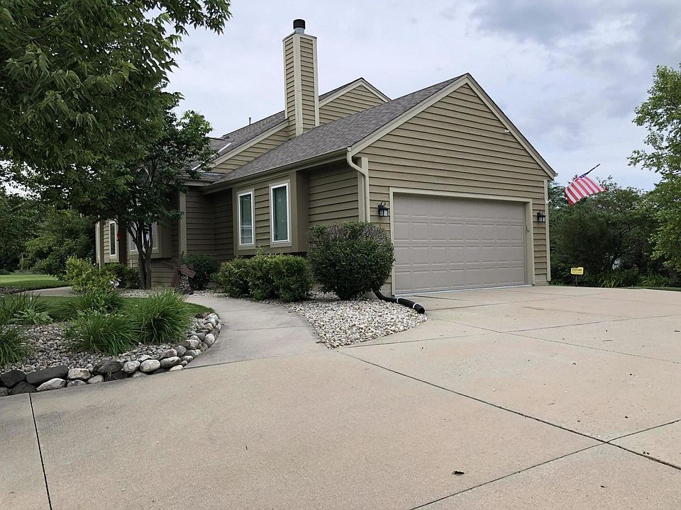 1st image of 9208 S Thorncrest Ct
