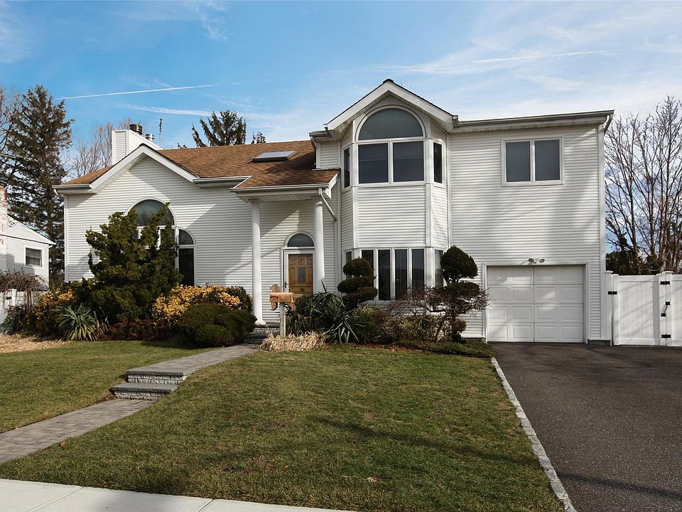 1st image of 7 Elmwood Ln