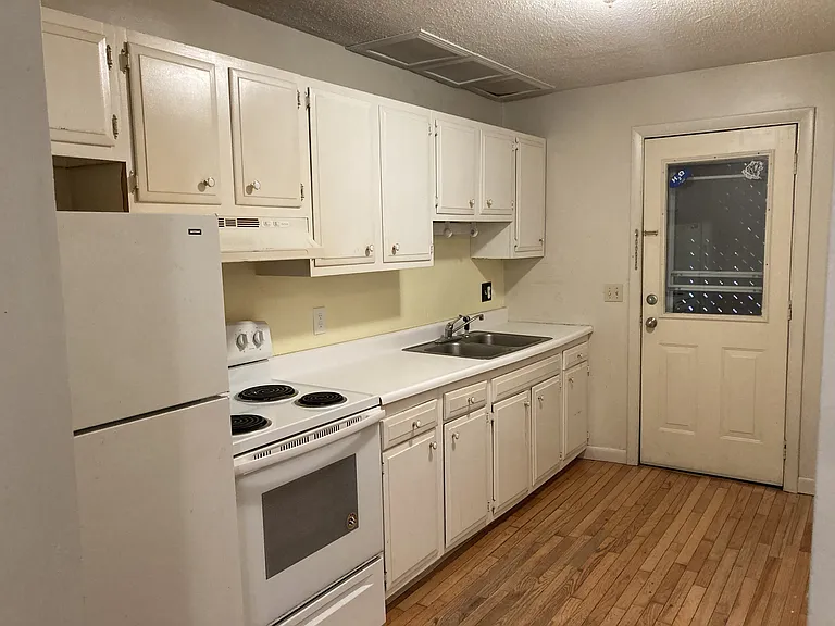 97 Cedar Hill Ln #7 — Photo 4