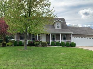 44 Country Club Ests, Sullivan, IL 61951