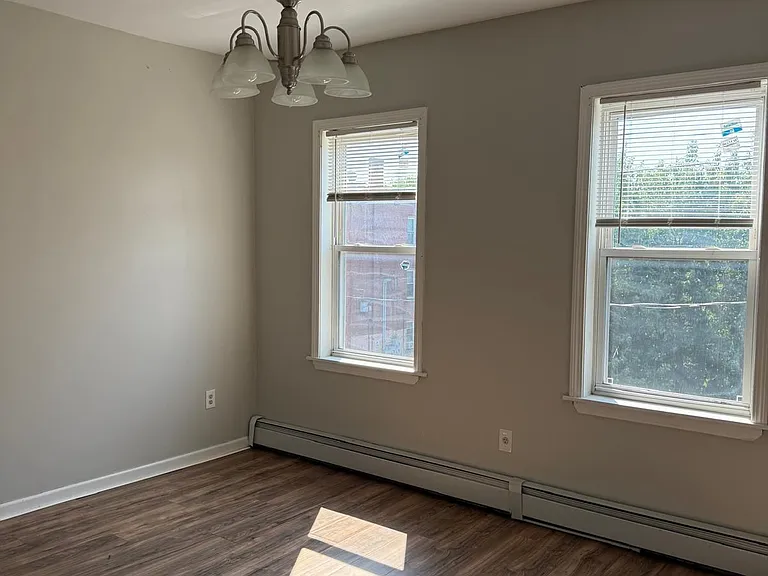 62-64 Bedford St #3 — Photo 3