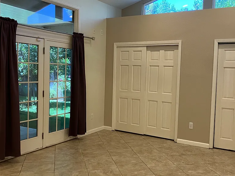 2063 Dorothy Ln — Photo 8