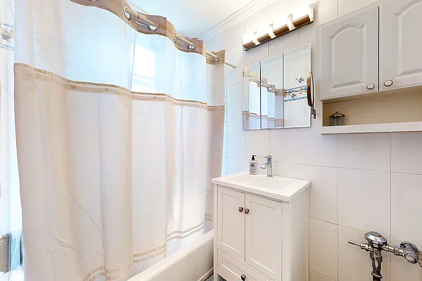 Sold by Compass | media 5