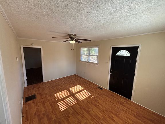 3rd image of 470 Longview Dr #B