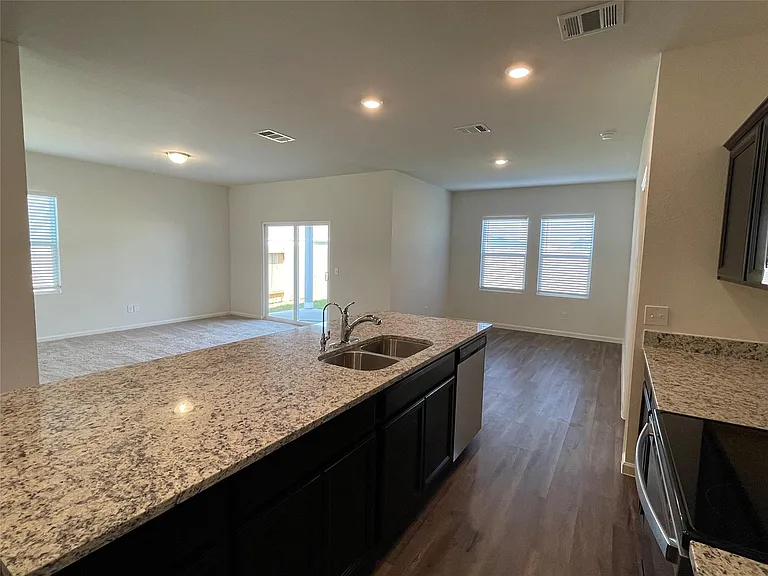 10084 Pappas Dr — Photo 5