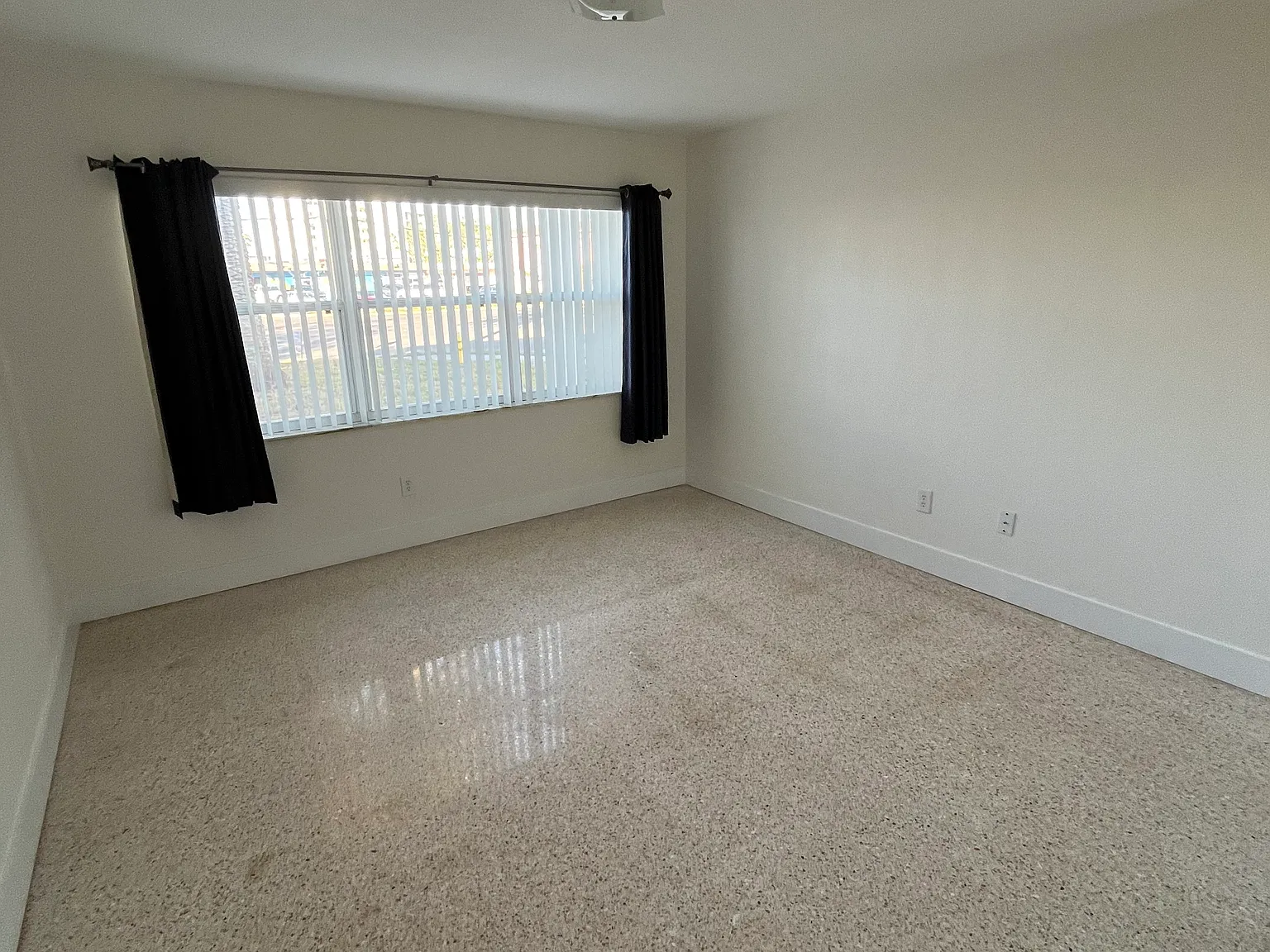 2 bed, 1000 sqft, $1,645 — Photo 4