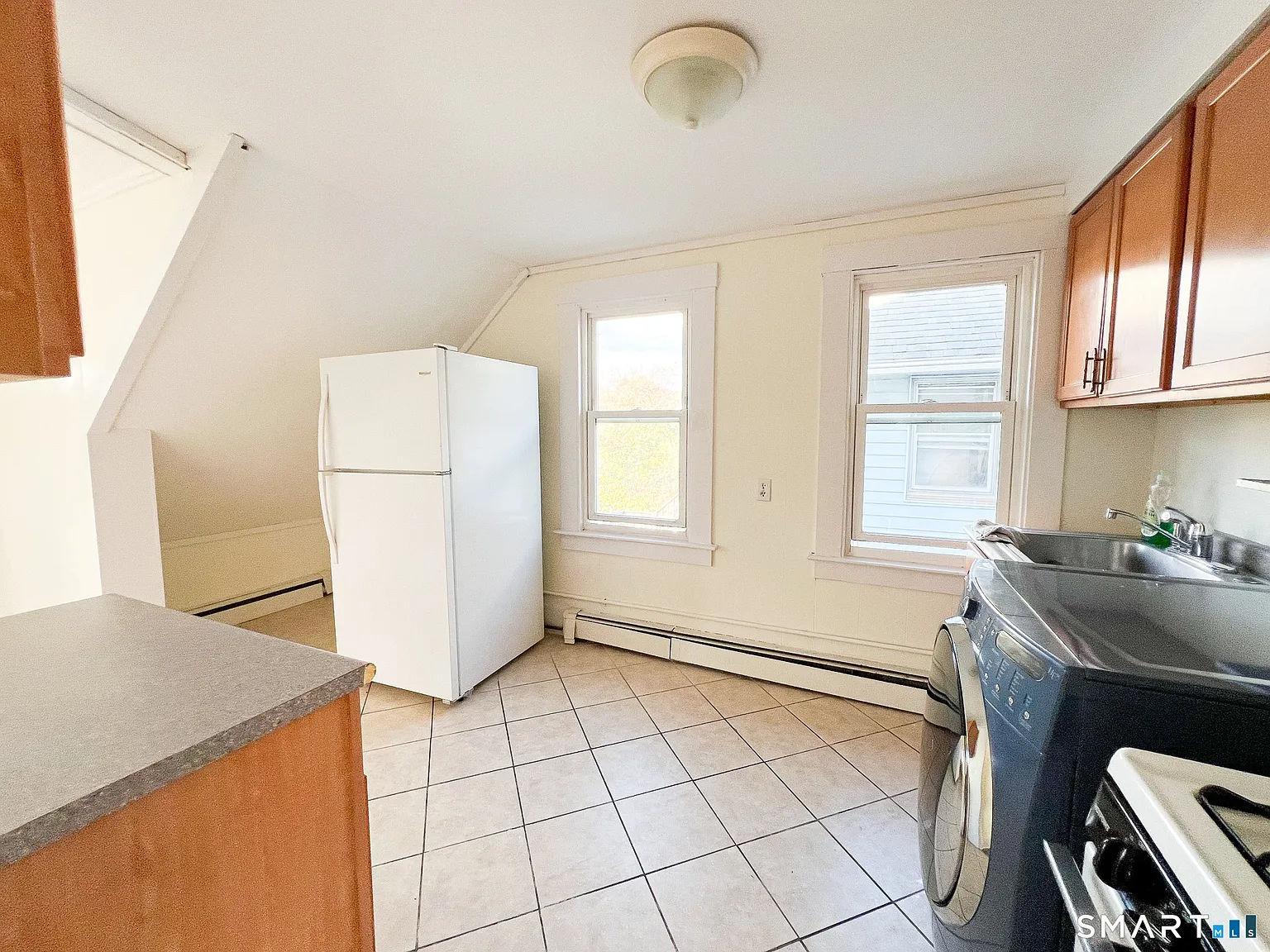 2 bed, 1.0 bath, 2096 sqft, $1,850 — Photo 4