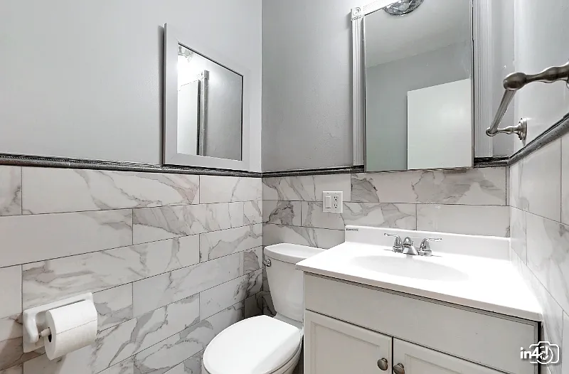 Bright Top-Floor 2BR / 1.5BA -Condo Hardwood Floors, Heat Included — Photo 3