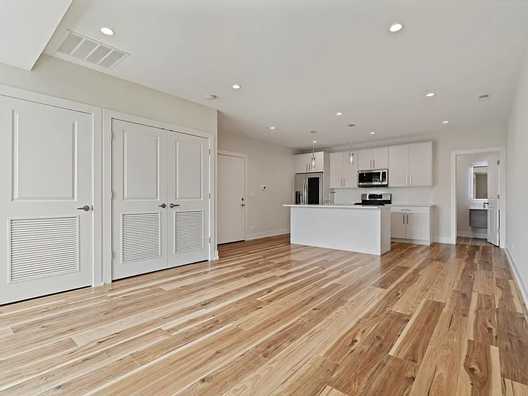 5131 N Lincoln Ave #301 — Photo 6