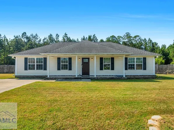63 Madison Ave NE, Ludowici, GA 31316