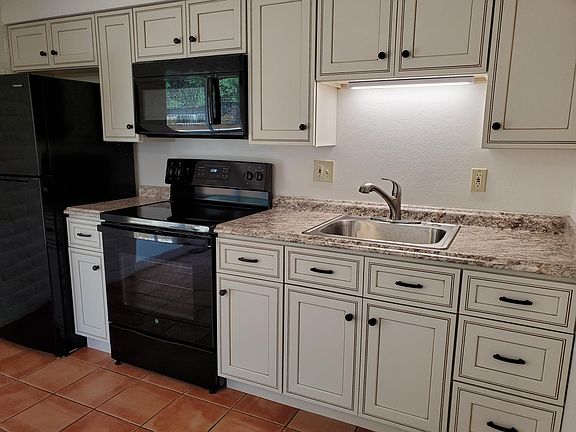 5th image of 3131 N Presidio Cir