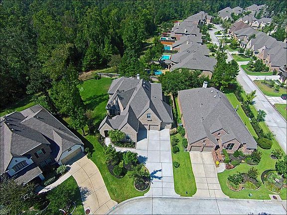 2nd image of 7 Almondell Ct
