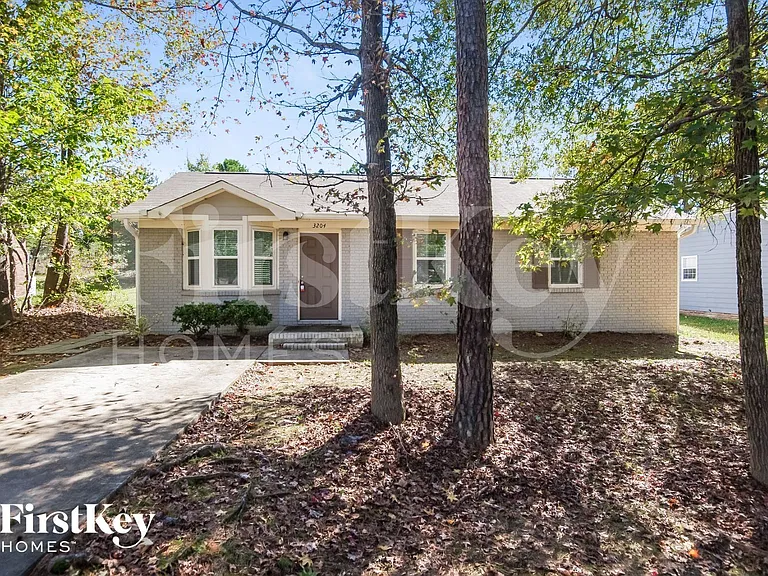 3204 Faircroft Way — Photo 1
