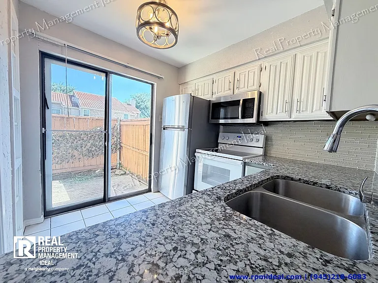 835 Dublin Dr #835C — Photo 10