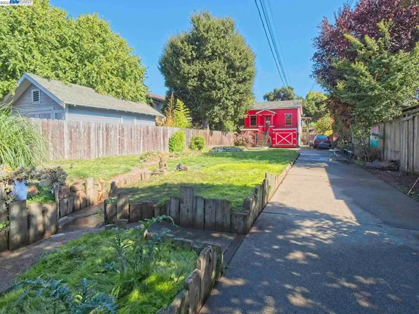 1368 Grove St, Alameda, CA 94501