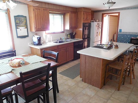 2nd image of 1008 Superior Ln