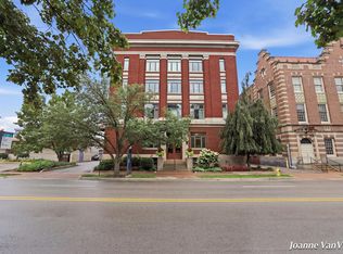 17 W 10th St Unit 470, Holland, MI 49423