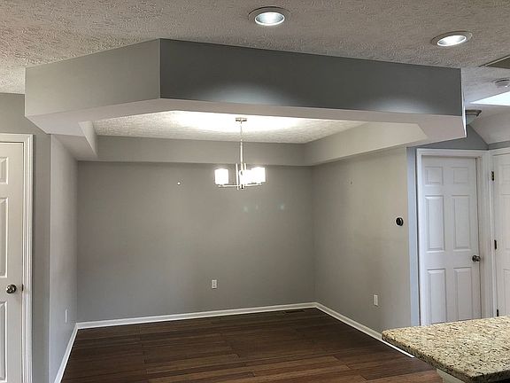 3rd image of 3062 Village Green Dr