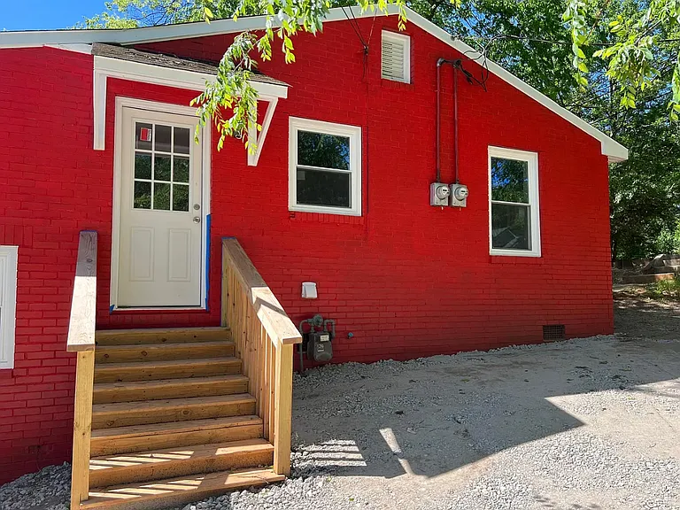 210 Sunny St #B — Photo 11