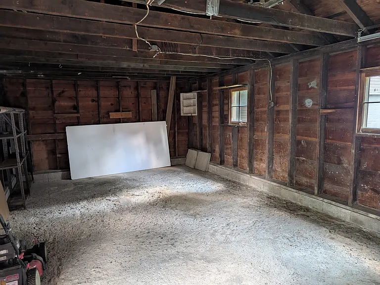 486 Needham Ave — Photo 38
