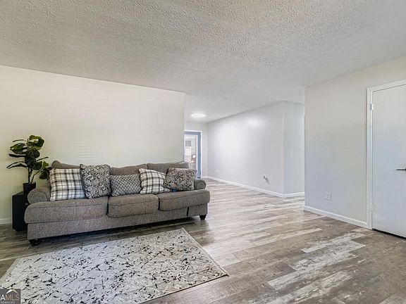 5th image of 1507 Locust Log Way