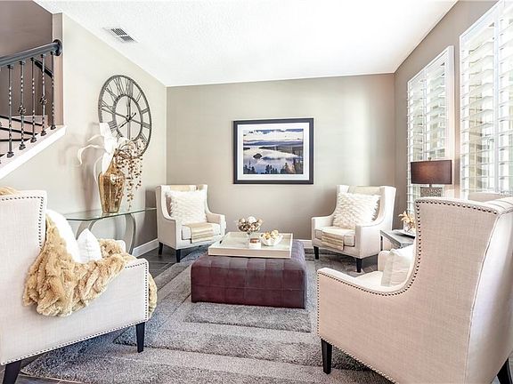 3rd image of 1044 Vinsetta Cir
