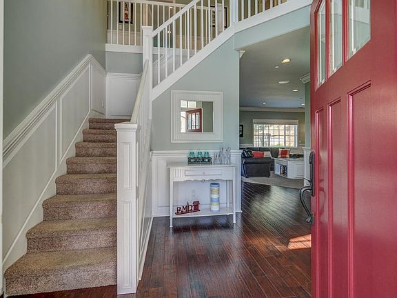 3rd image of 105 Glen Cary Ct