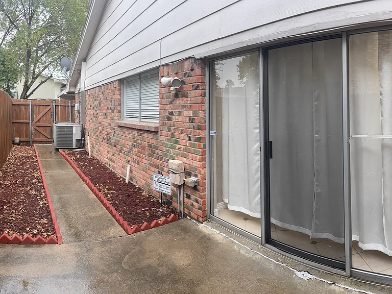 2736 Golfing Green Dr — Photo 29