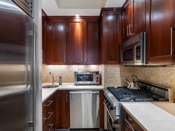 333 West 57th Street image 5 of 23