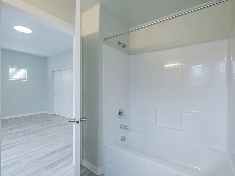 Colima Apartments — Photo 44