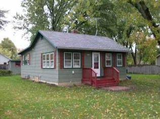 W1034 Larkspur Rd, Genoa City, WI 53128