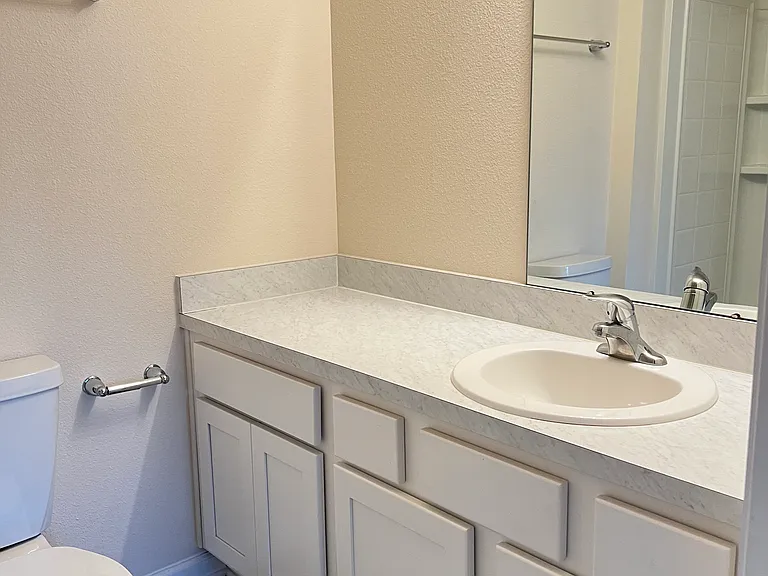 939 Rotary Rd — Photo 13