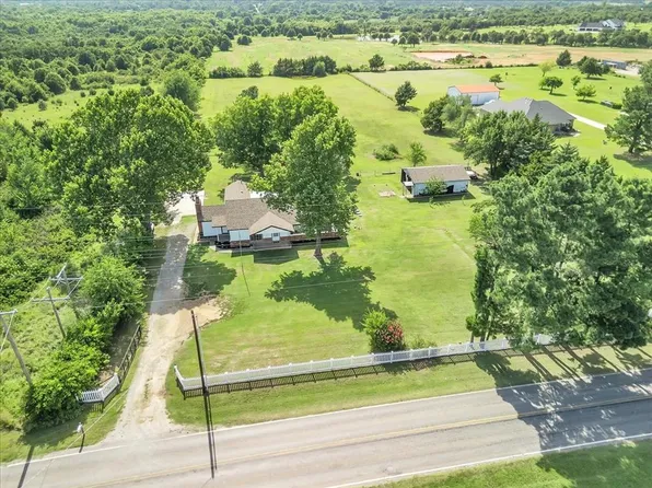 601 N Dobbs Rd, Harrah, OK 73045