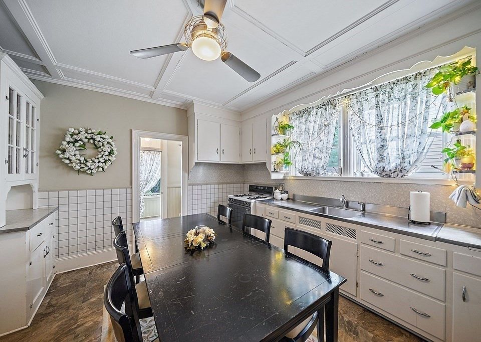 67 South Ave, Whitman, MA 02382 Zillow