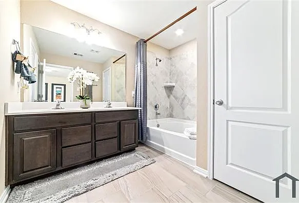 3 bed, 2553 sqft, $2,700 — Photo 1