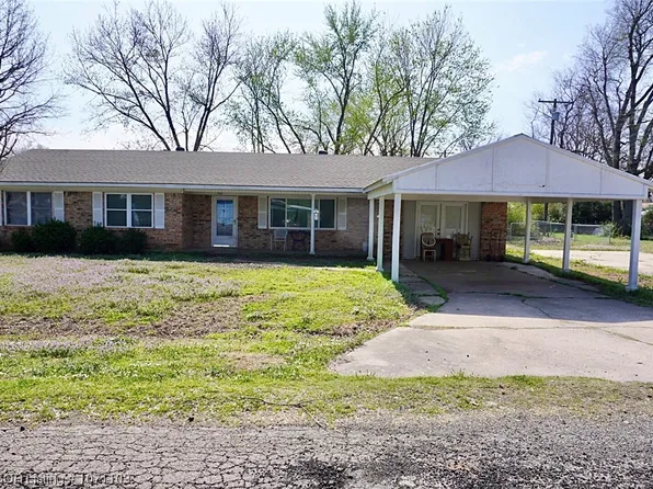 308 Kiger St, Panama, OK 74951