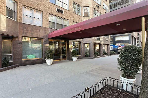 Sold by Compass | media 25