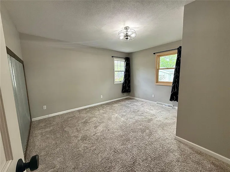 225 Sunrise Blvd — Photo 31