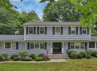 326 Dundee Rd, Stamford, CT 06903