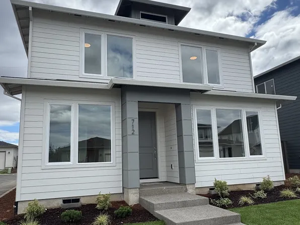 712 Magnolia Ave, Woodburn, OR 97071