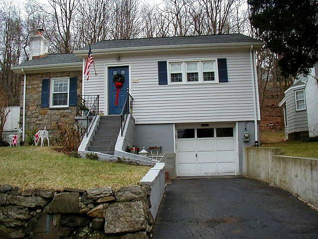 1st image of 229 Orchard St