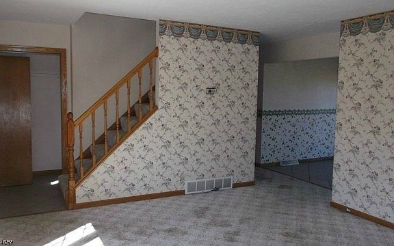 3rd image of 665 Fairway Dr