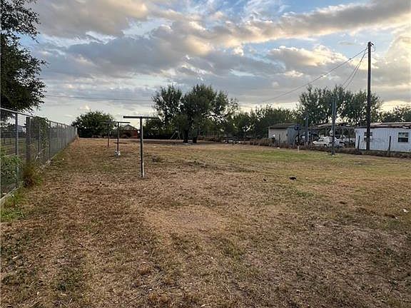 3rd image of 318 El Sendero Dr