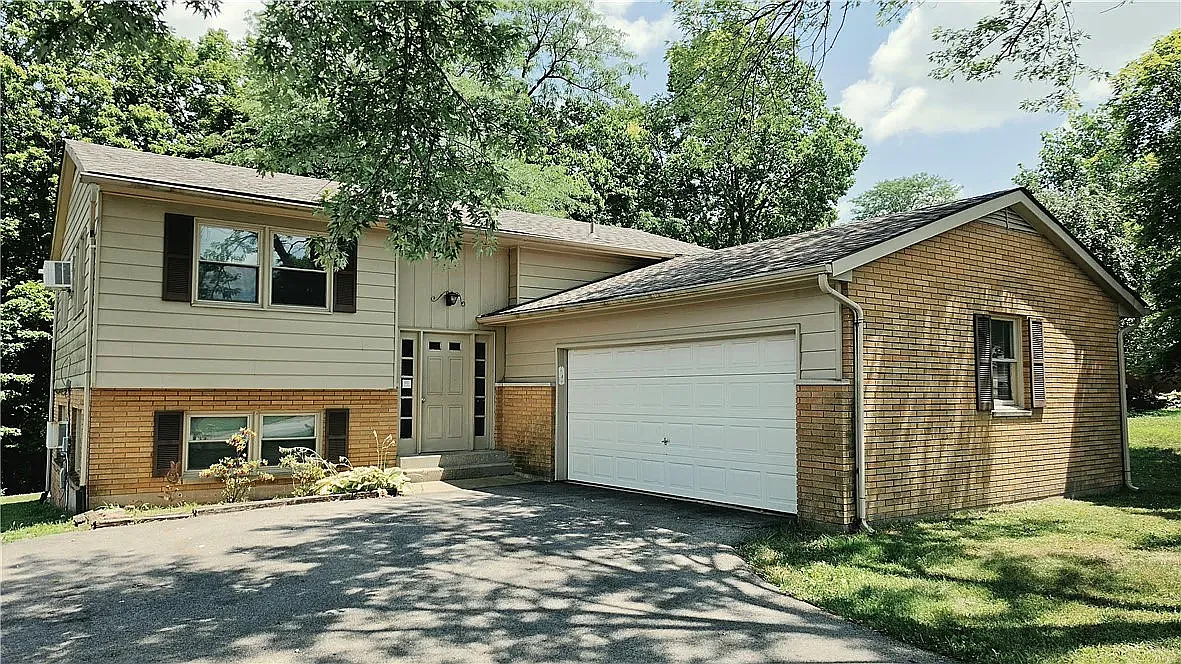 3 bed, $1,800 — Photo 1